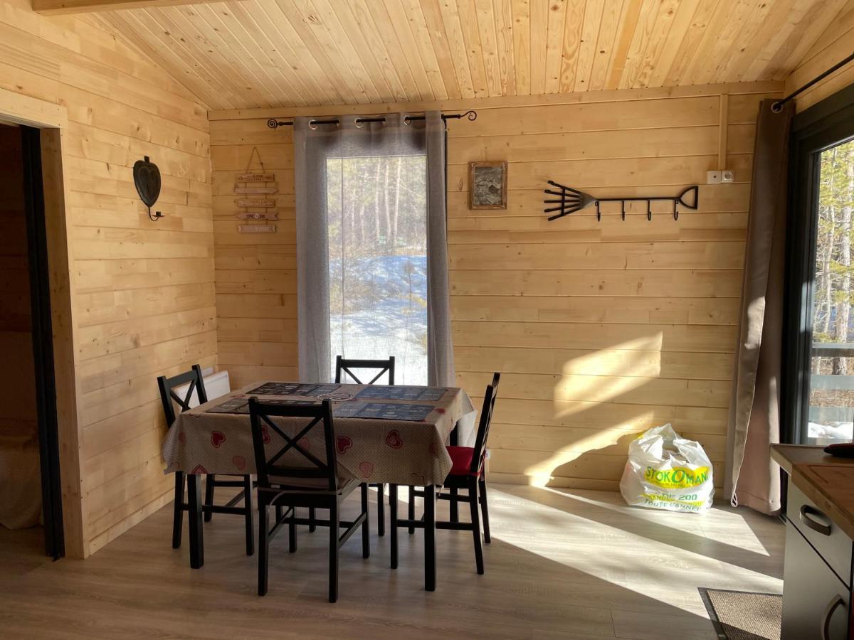 Parc Residentiel De Loisir : Le Loup Blanc Du Riou Hotel Барселонет Екстериор снимка