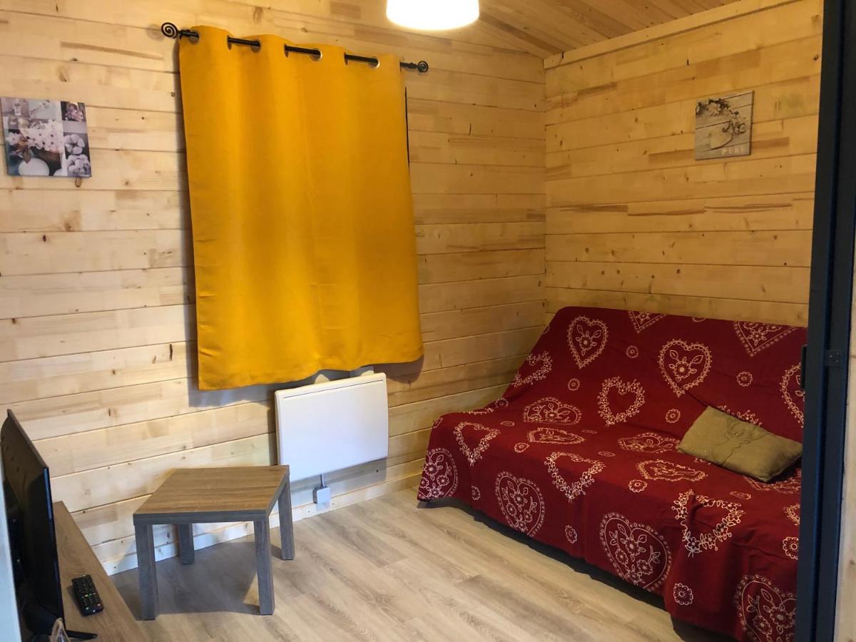 Parc Residentiel De Loisir : Le Loup Blanc Du Riou Hotel Барселонет Екстериор снимка