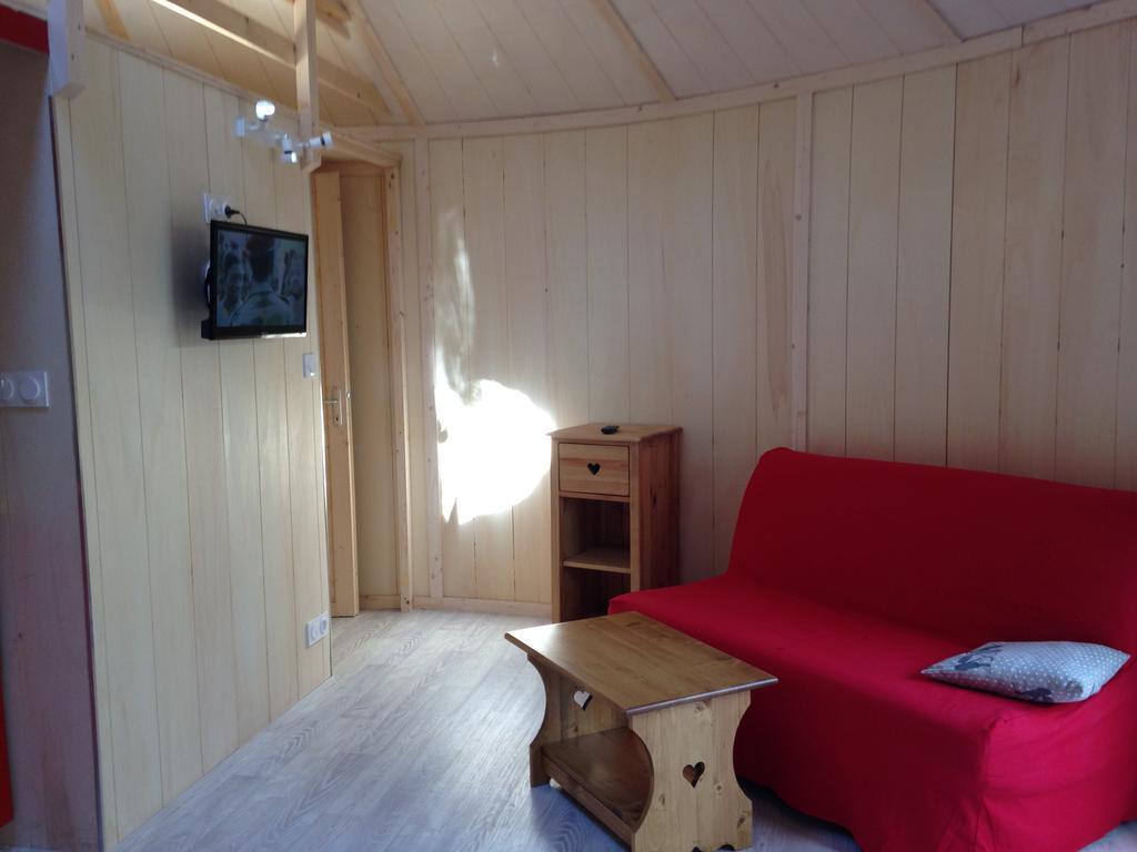 Parc Residentiel De Loisir : Le Loup Blanc Du Riou Hotel Барселонет Екстериор снимка